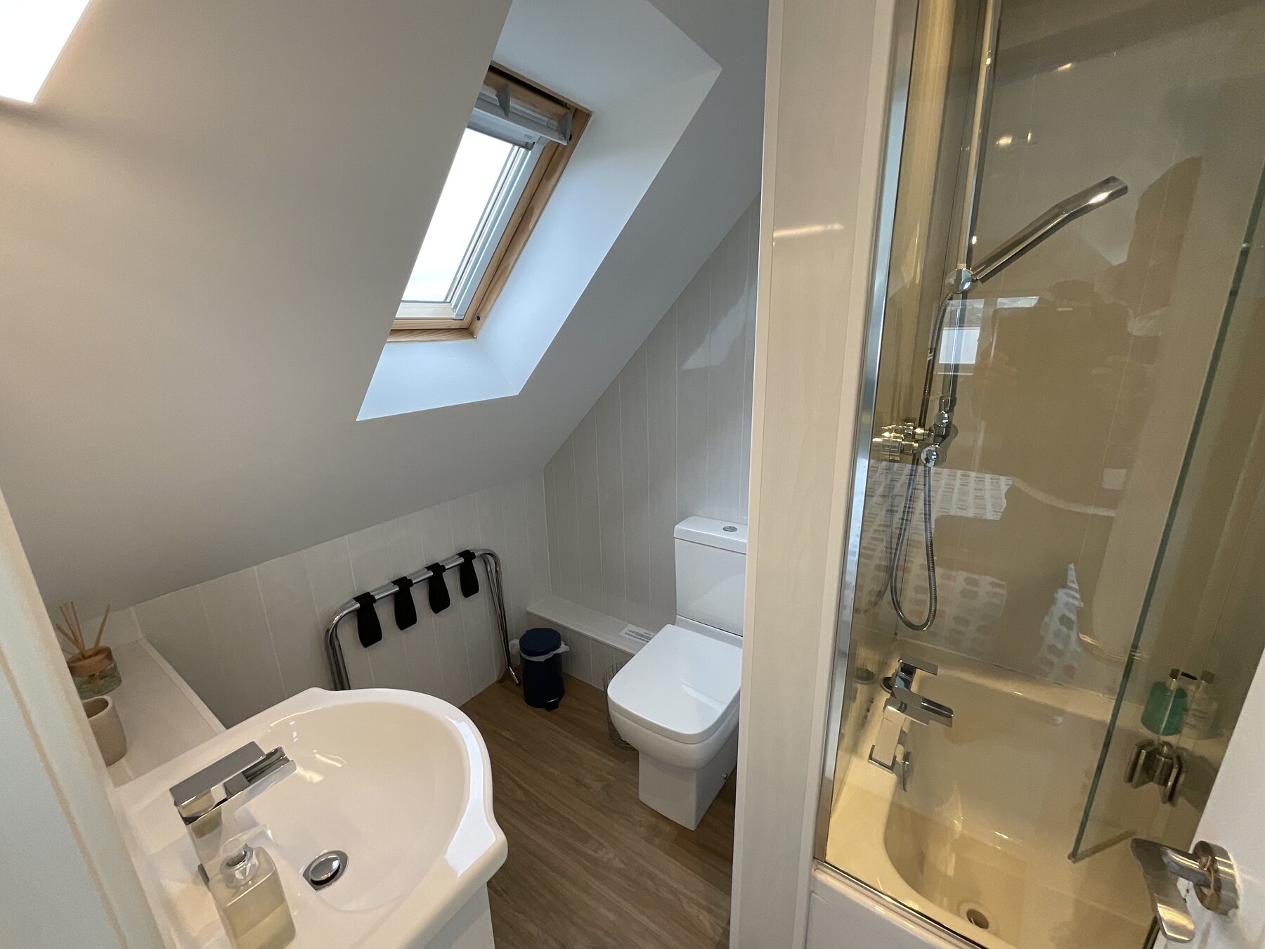 The Boat House en-suite shower room